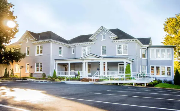 charlotte-treatment-facility-dilworth-center Elegant Charlotte outpatient treatment facility at the Dilworth Center, offering comprehensive alcohol and drug addiction recovery services.